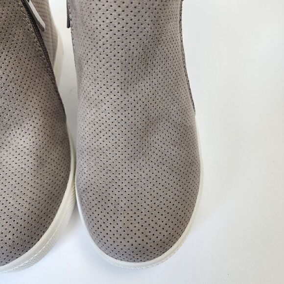TORRID WOMEN'S PERFORATED WEDGE SNEAKER SIZE 7W GRAY - Picture 4 of 9